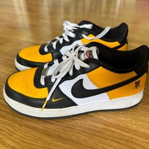 Nike Airforce 1 Low ‘07 LV8 - black gold jersey mesh